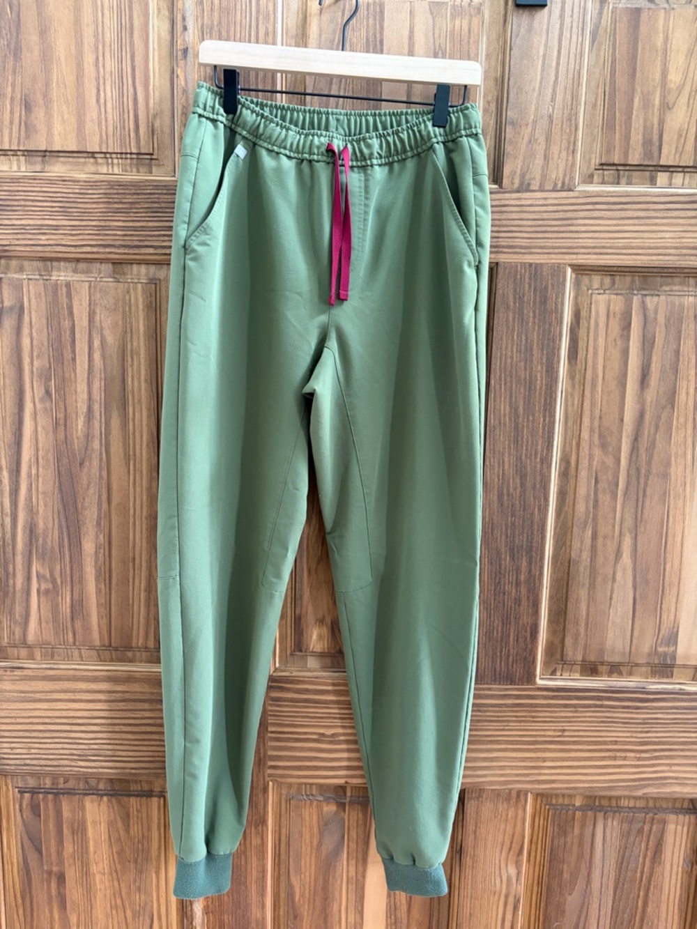 FIGS Olive Green Jogger Scrub Pants Women’s size MT